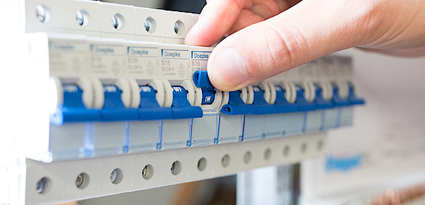 Schalt­schrank­bau bei Elektromeister Marko Ziegenfuß in Dingelstädt